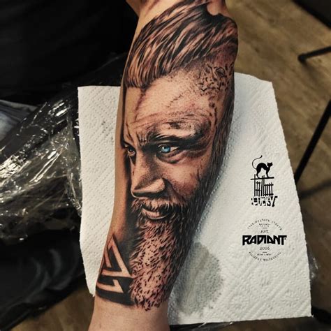 Tatuaż ragnar Autor Lucky Tattoo dziarownia pl