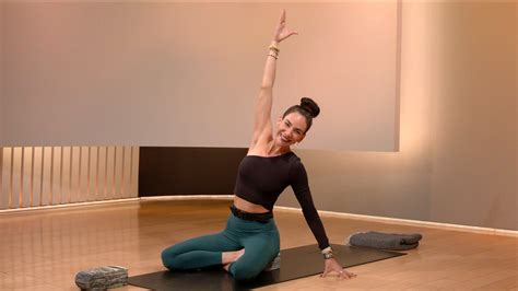 Min Classical Slow Flow Peloton Yoga Kurse