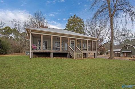 1442 Holiday Shores Rd Scottsboro Al 35769 Mls 21852457 Redfin