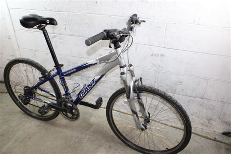 Giant Boulder SE Mountain Bike | Property Room