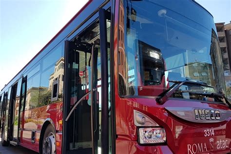 Roma Pronti Nuovi Bus Iveco Da Metri Per La Flotta Atac