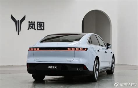 岚图追光全球首发，重新定义中大型豪华电动轿车，预售3229万起财经头条