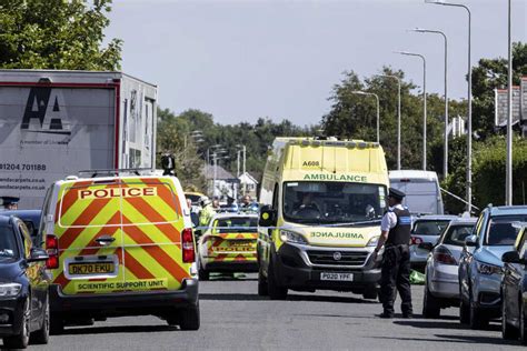 Attaque Au Couteau En Angleterre Deux Enfants Tués 11 Personnes Blessées Le Royaume Uni