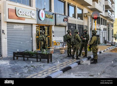 Nablus Palestina Th De Marzo De Soldados Israel Es Patrullan