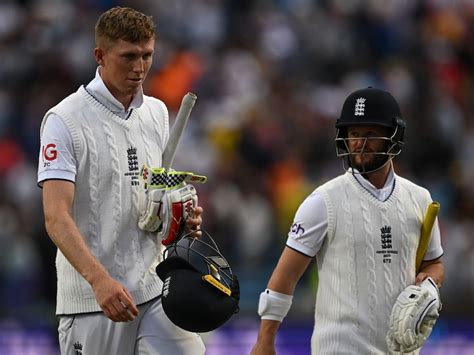 England Vs Australia Th Ashes Test Day Live Score Zak Crawley Ben