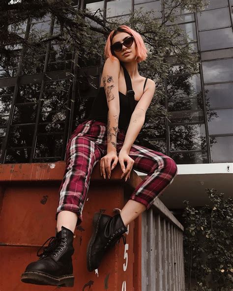 Estilo Grunge Aprende A Armar Un Look Rockero Y Lleno De Actitud