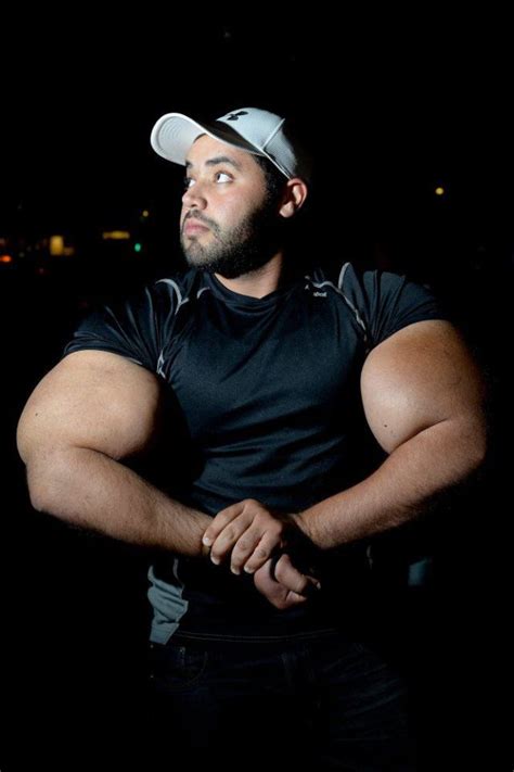 Egyptian Bodybuilder Has The Biggest Biceps In The World Pics