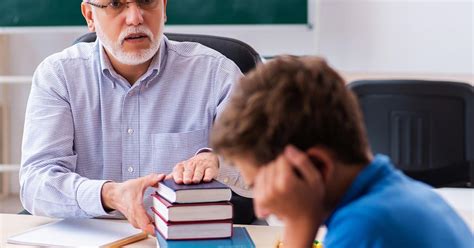 students  poor eye contact