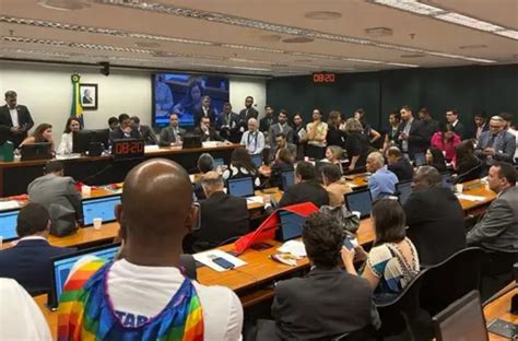 Comiss O Adia Novamente A Decis O Sobre Proibi O Do Casamento Homoafetivo