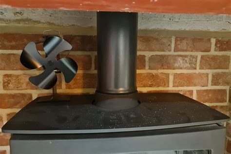 Wood Stove Fans Explained With Pictures Fireplace Universe