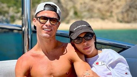 Cristiano Ronaldo Se Pone Romántico Con Georgina Rodríguez En Uno De