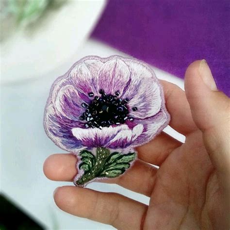 ВЫШИВКА💙БРОШЬ💙Embroidery on Instagram: "Вышитая брошь с изображением ...