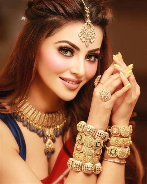 Urvashi Rautela Flaunts Gujarati Saree Look Worth 58 Lakhs At Manoj