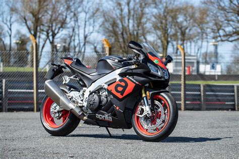 Aprilia Rsv Rr On Review Speed Specs Prices Mcn