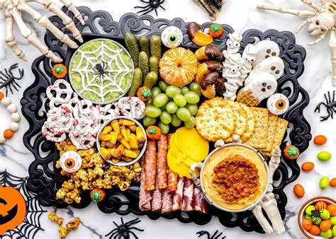 Halloween Charcuterie Board | Lil' Luna