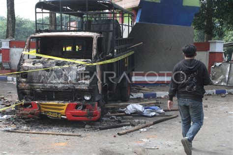 Suasana Pasca Kerusuhan Di Stadion Kanjuruhan Antara Foto