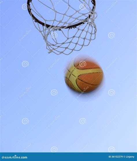 Baloncesto Y Aro Imágenes de archivo libres de regalías Imagen 36152279