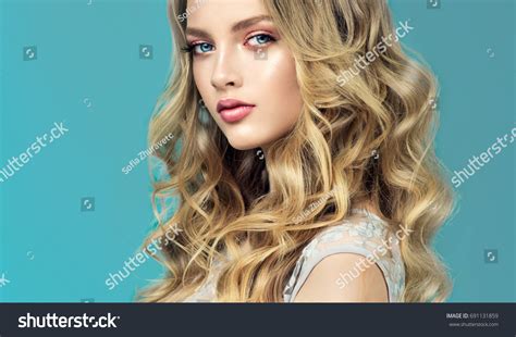 Blonde Fashion Girl Long Shiny Curly Stock Photo 691131859 Shutterstock