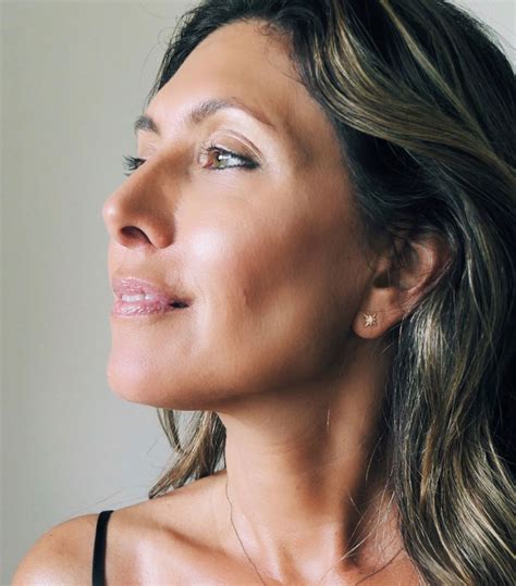 The 9 Best Clean Beauty Products For Mature Skin Who What Wear