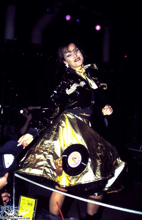 Brunette American Pornstar Lisa Ann Reveals Her Stunning Juggs And Poses Coedcherry