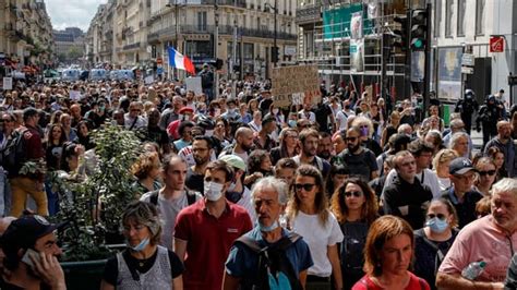 France Des Milliers De Personnes De Nouveau Dans Les Rues Contre Le