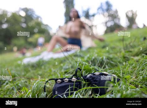 Ohne Bikini Hi Res Stock Photography And Images Alamy