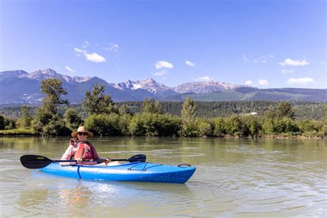 Beginner Kayaking Tips for First-Time Paddlers – Bearfoot Theory