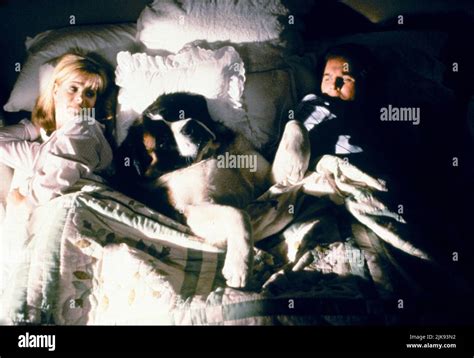 Bonnie hunt charles grodin beethoven hi-res stock photography and ...