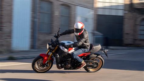 The Svelte Yamaha XSR900 Becomes Less Retro For 2025