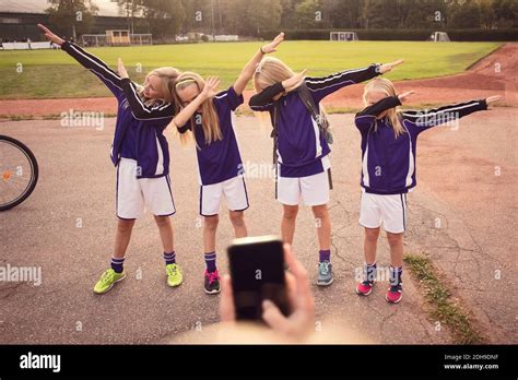 Dab Dance Hi Res Stock Photography And Images Alamy