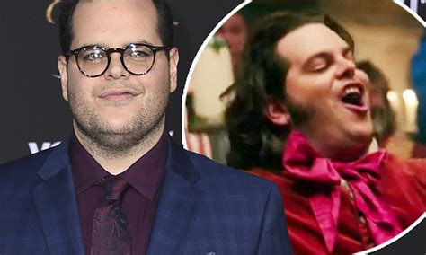 Josh Gad Dishes Subtle Gay Beauty And The Beast Scene Daily Mail Online