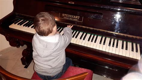 Bimbo Di Un Anno E Mezzo Suona Il Piano Per La Prima Volta YouTube