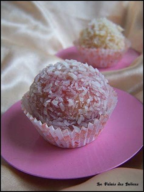 Boules fondantes à la noix de coco et confiture pâtisserie marocaine