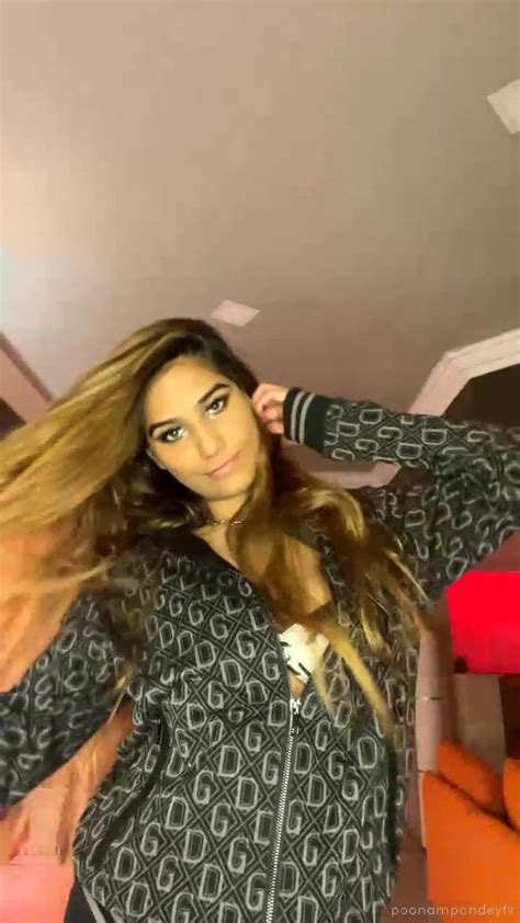 Poonam Pandey Long Hair Indian Shows Her Big Tits Leaked OnlyFans Video