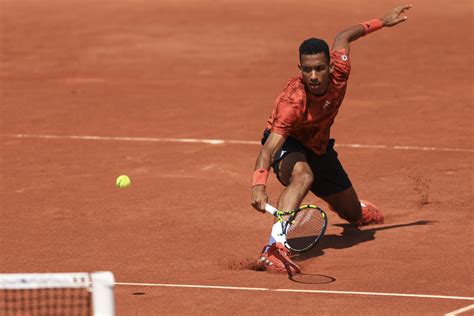 Roland Garros F Lix Auger Aliassime Breaks Denis Shapovalov Passes