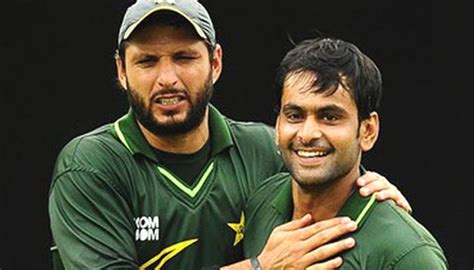 Shahid Afridi spills the beans on Hafeez’s retirement