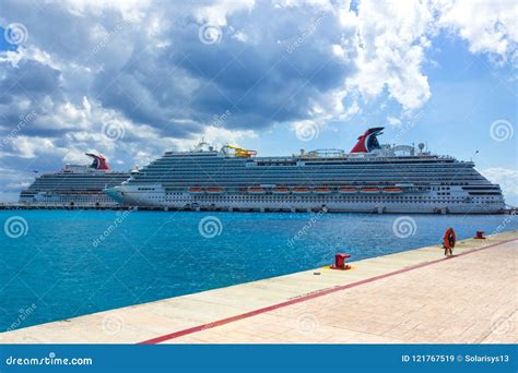 Cozumel Mexico May 04 2018 The Carnival Dream And Carnival Breeze