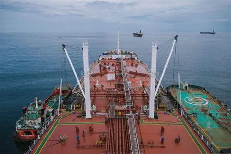 Pertamina Garap Bisnis Penyaluran Bahan Bakar Di Selat Malaka Antara News