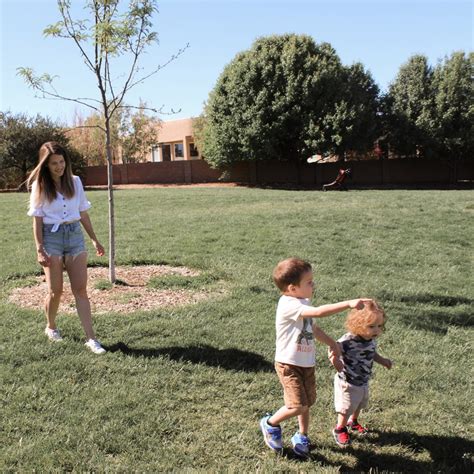 Reasons To Love Motherhood Daffodil Seid