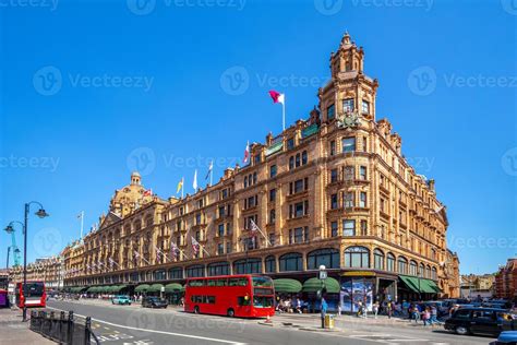 Street view of London 2556574 Stock Photo at Vecteezy