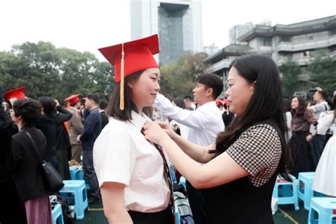 让青春绽放绚丽之花 石室北湖千余名高三学子“长大成人”了！手机新浪网