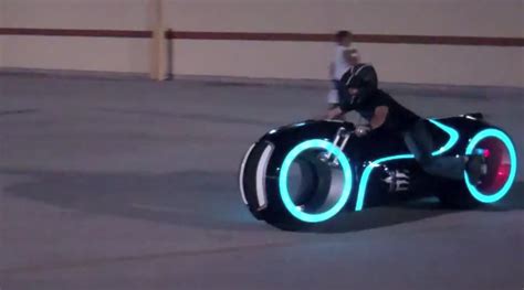 La Moto De Tron En La Vida Real Un Poco Geek