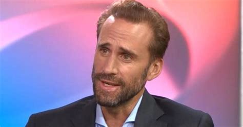 Joseph Fiennes of "The Handmaid's Tale" on Season 3 and the show's ...