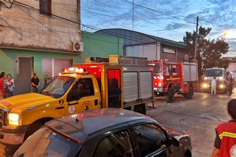 Incendio De Gran Magnitud Afect Un Dep Sito De Un Supermercado En