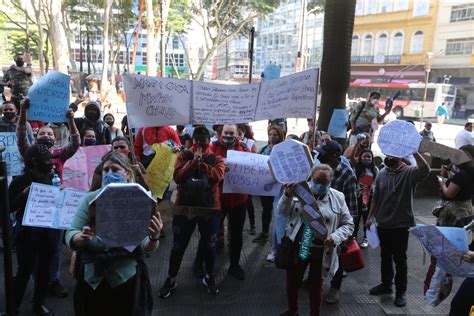 Fam Lias Protestam Por Moradia Em Conjunto Habitacional Na Zona Leste