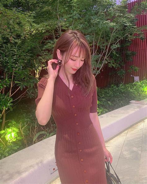 Ayaさんのインスタグラム写真 Ayainstagram「fashion👗﻿ ﻿ ﻿ 強風で髪の毛一瞬でぐちゃぐちゃになった‼️😹