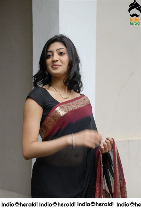Pranitha Subash Unseen Hot Stills Collection In Saree Set 3