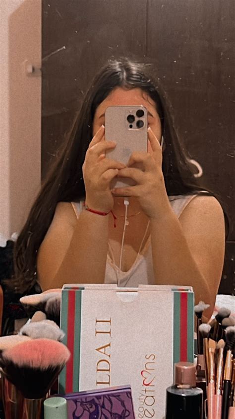 Pin by Mayerli Mora on Guardado rápido in 2022 Mirror selfie Selfie