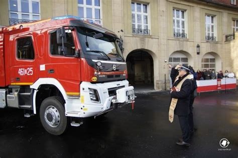 Strażacy z Nysy mają nowy samochód pożarniczy do akcji Nowa Trybuna