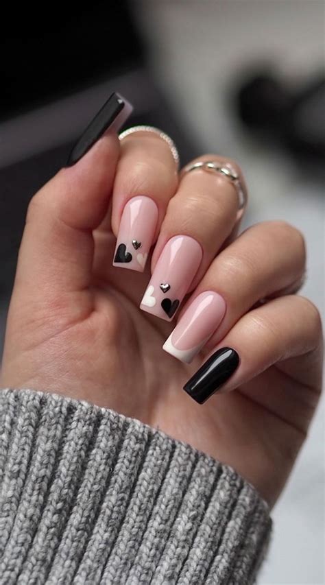 Captivating Valentines Day Nail Designs Chrome Black And White Heart